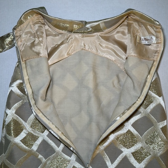 Vintage B Altman & Co. Gold Sleeveless Sheath Dress Vintage Size 14 - Picture 9 of 12